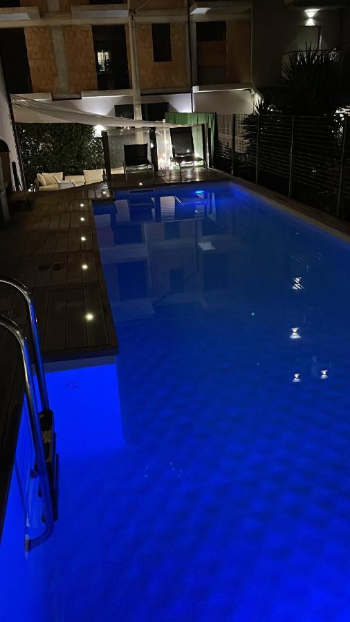 Residence Anchisemare Алба Адриатика Екстериор снимка