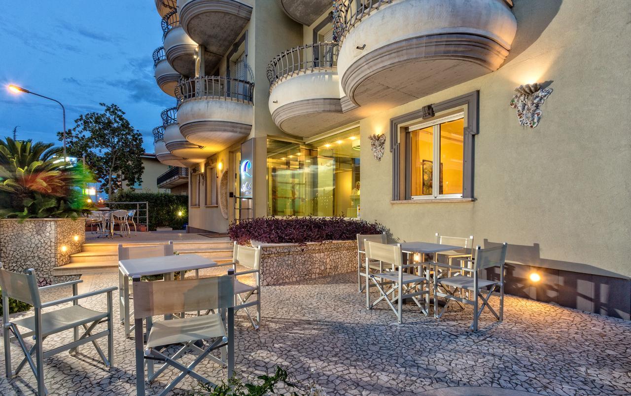Residence Anchisemare Алба Адриатика Екстериор снимка