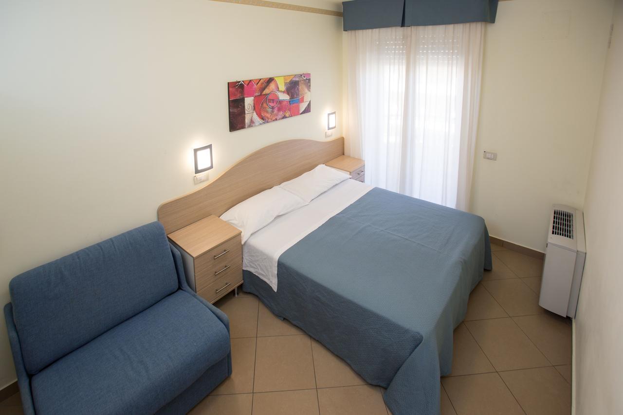 Residence Anchisemare Алба Адриатика Екстериор снимка