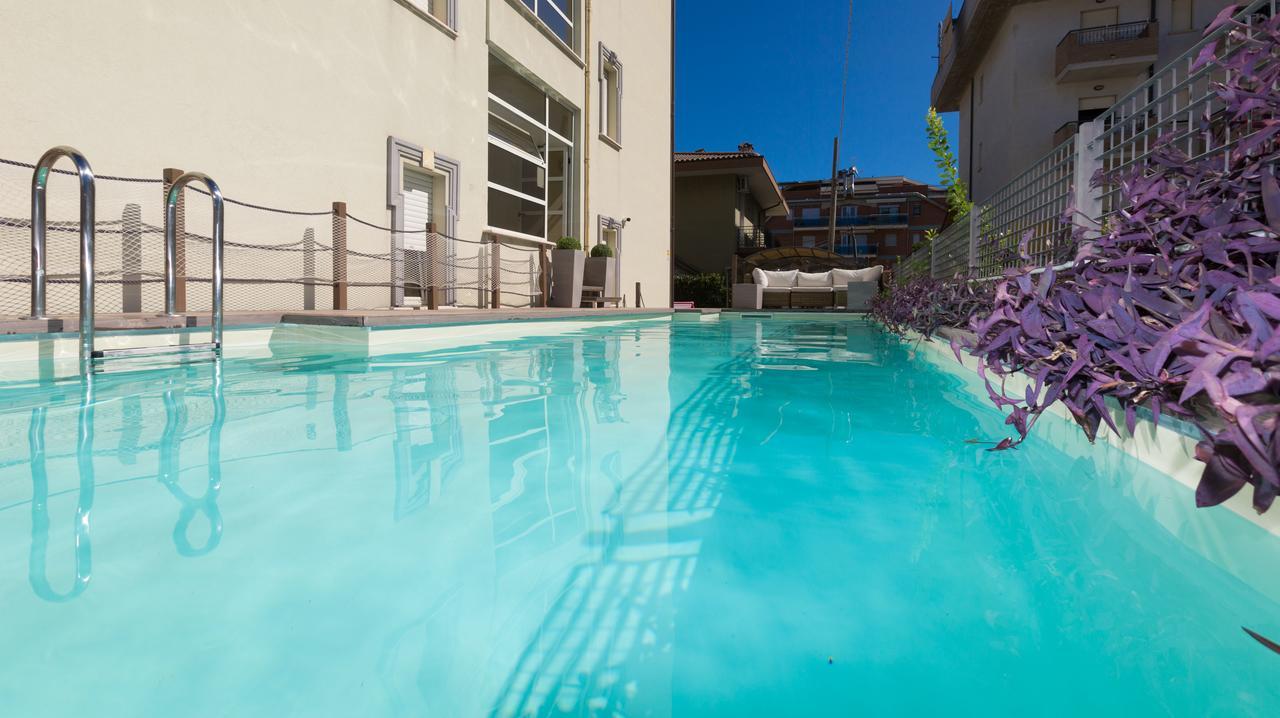 Residence Anchisemare Алба Адриатика Екстериор снимка