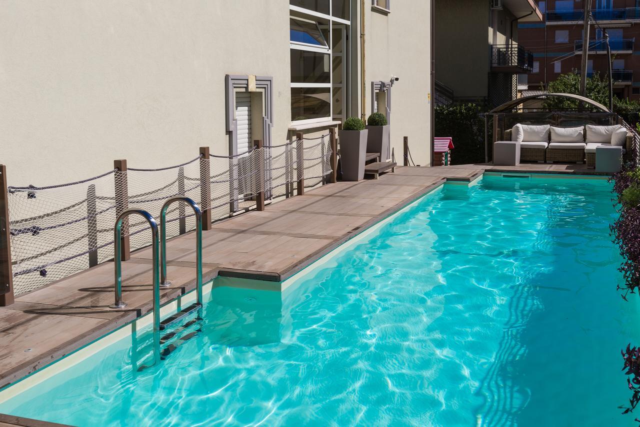 Residence Anchisemare Алба Адриатика Екстериор снимка
